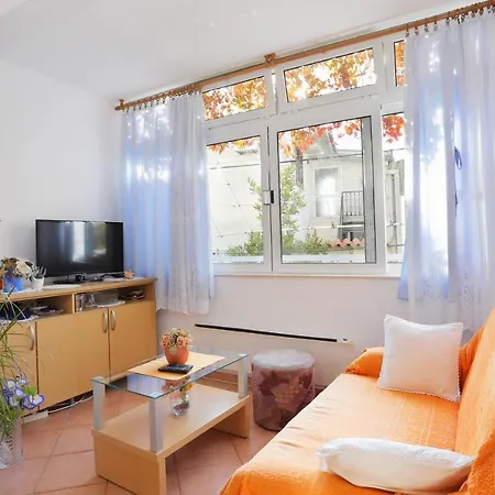 Apartment With A Parking Space - 18498 Makarska