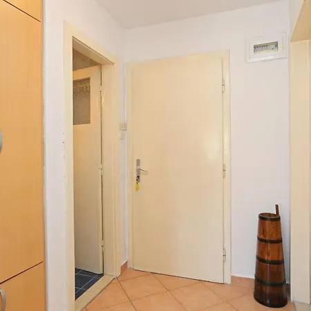 With A Parking Space - 18498 Apartment Makarska